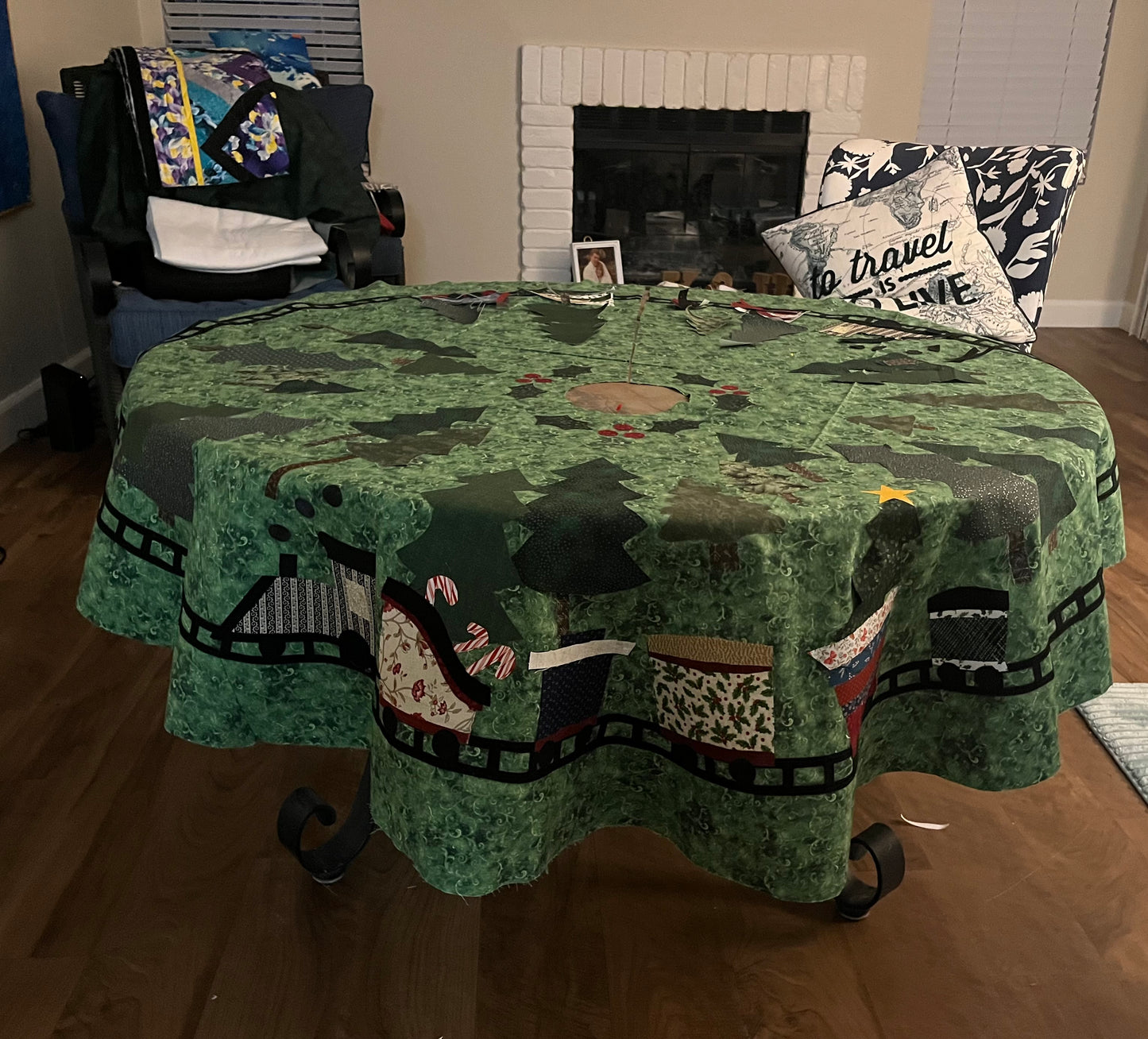 PATTERN: Train Tree Skirt